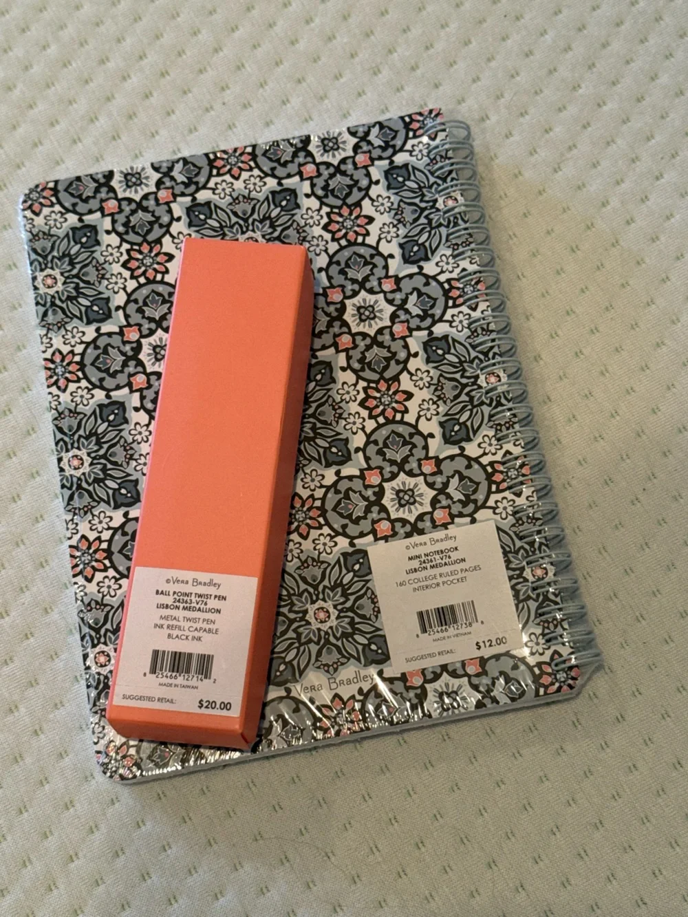 Vera Bradley NWT Spiral Mini Notebook and Ball Point Pen Set in Lisbon Medallion